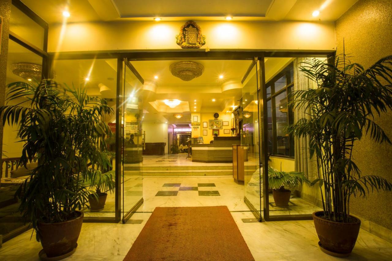 Skyline Hotel Катманду Экстерьер фото