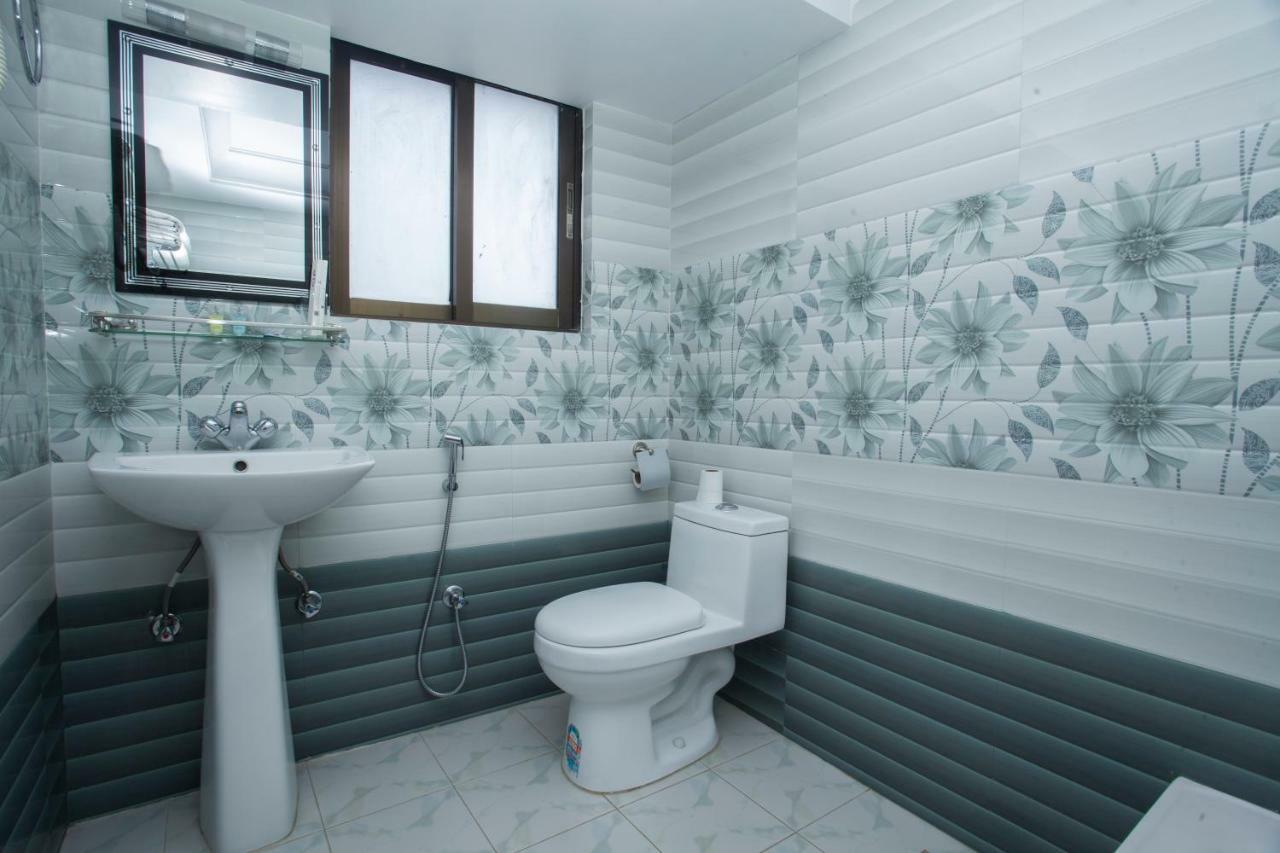 Skyline Hotel Катманду Экстерьер фото