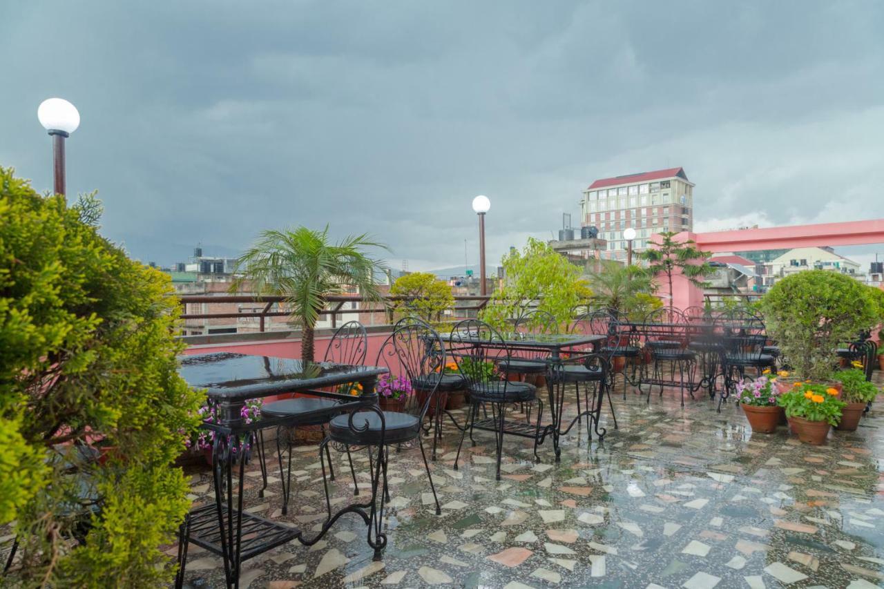 Skyline Hotel Катманду Экстерьер фото