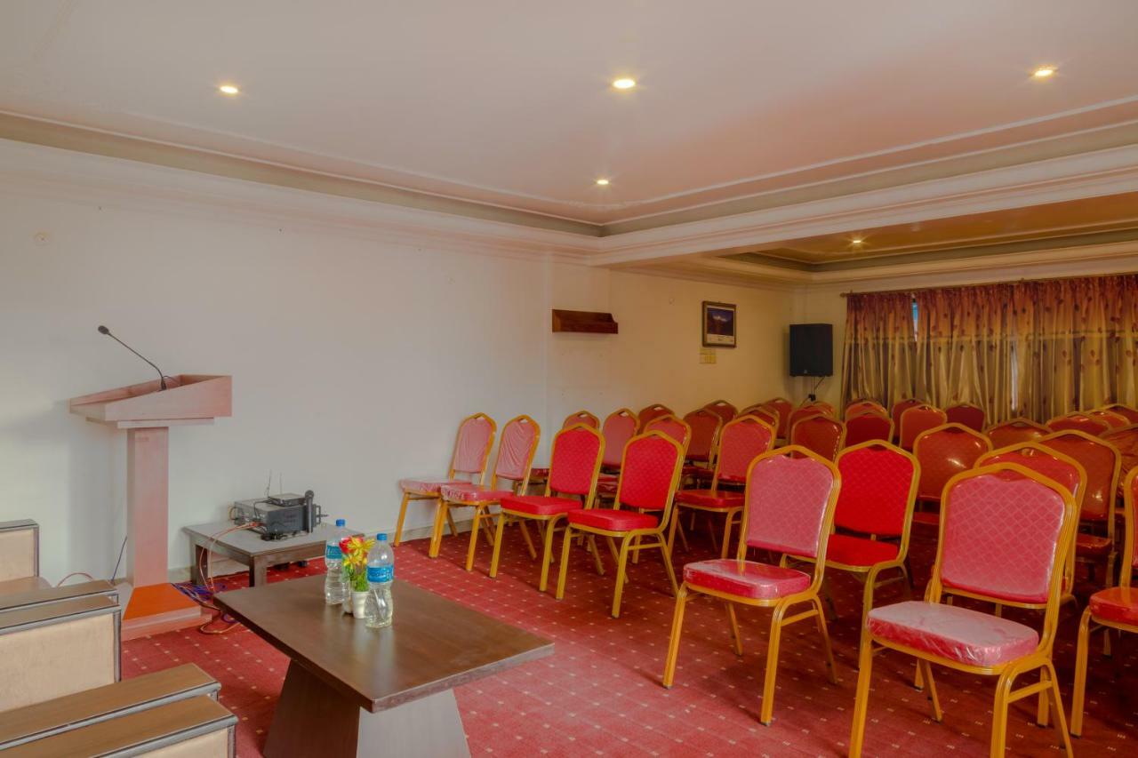 Skyline Hotel Катманду Экстерьер фото