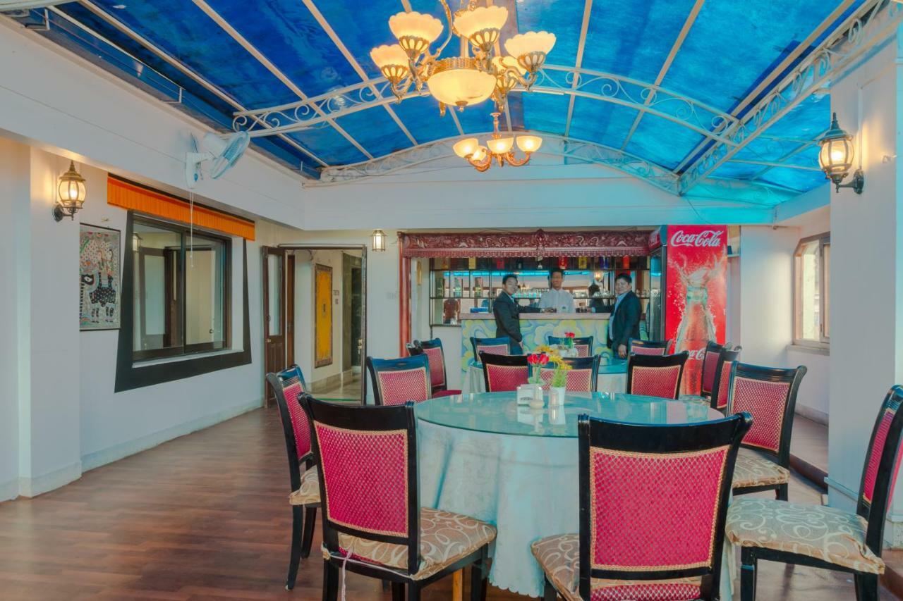Skyline Hotel Катманду Экстерьер фото