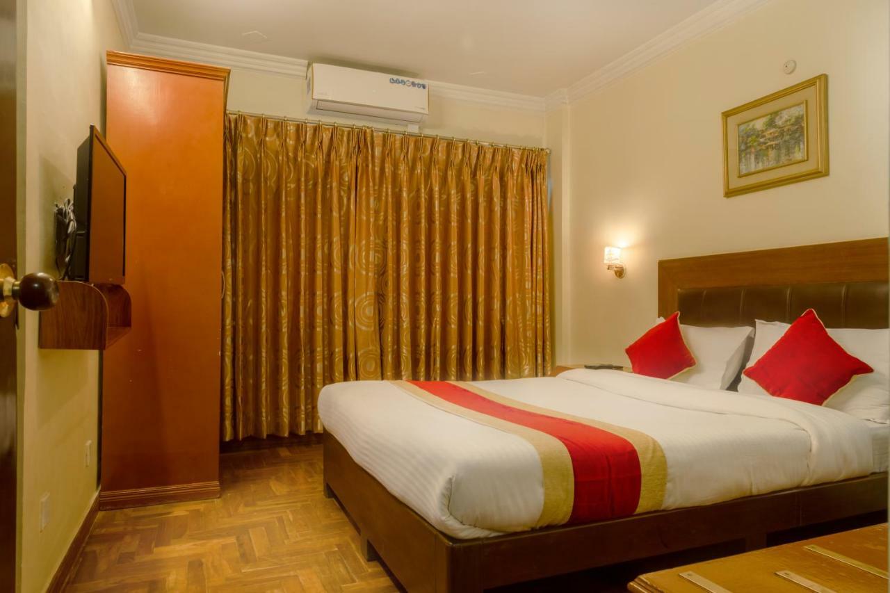 Skyline Hotel Катманду Экстерьер фото