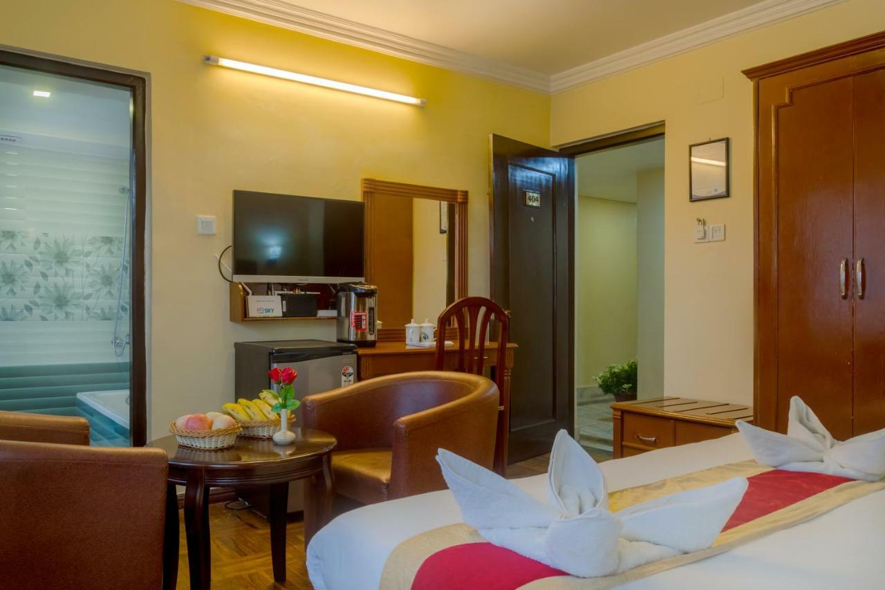 Skyline Hotel Катманду Экстерьер фото