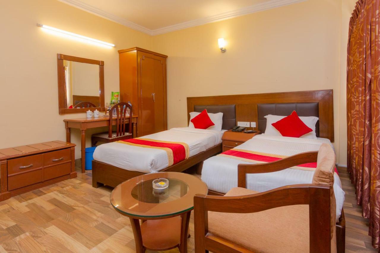 Skyline Hotel Катманду Экстерьер фото