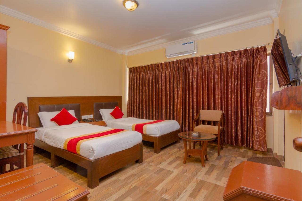 Skyline Hotel Катманду Экстерьер фото