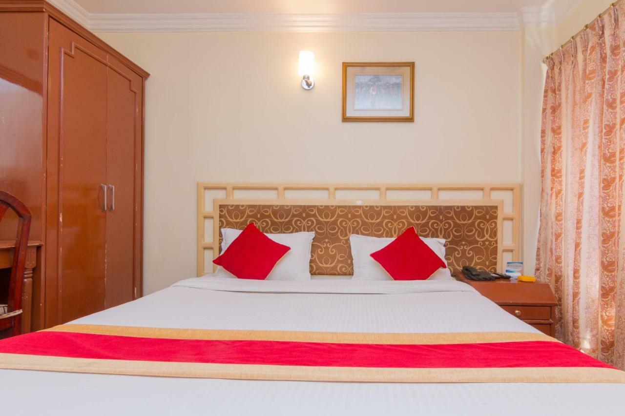 Skyline Hotel Катманду Экстерьер фото